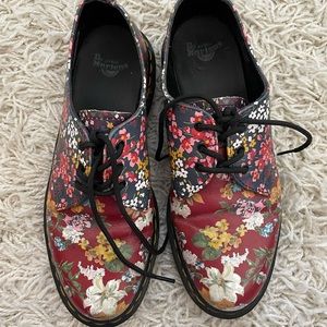 Like new floral doc marten Oxford shoes- size 7